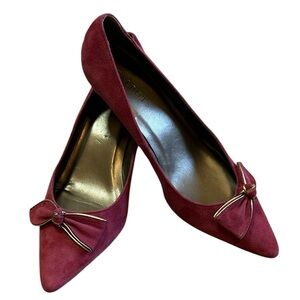 Talbots Della 2 suede bow kitten heel pumps berry maroon with gold accent size 8